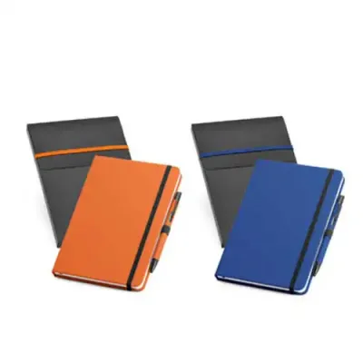 Kit de caderno e esferográfica. C. sintético. Com 80 folhas não pautadas. Fornecido com caixa pre...