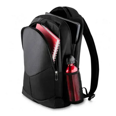 Mochila preta com porta-notebook