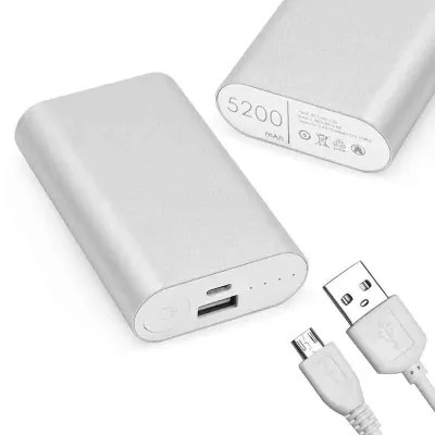 Power Bank com cabo USB/micro USB para carregar a bateria. 91 x 56 x 24 mm