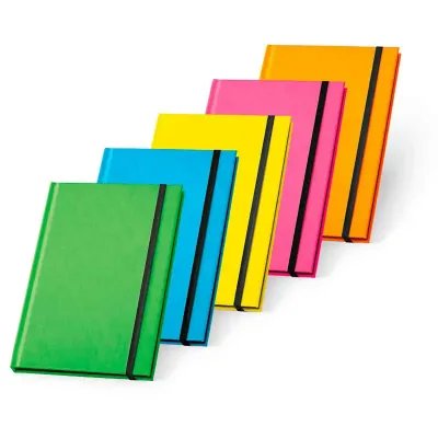 Caderno com cores diversas