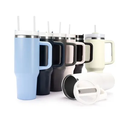 Caneca Térmica com canudo: várias cores