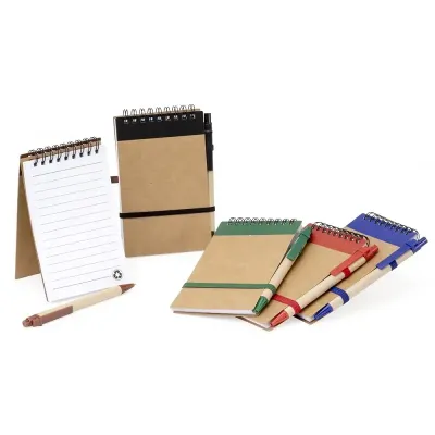 Blocos de anotações com caneta