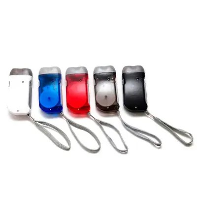 Lanterna com Dínamo em Plástico Resistente 1