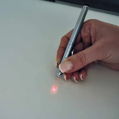 Caneta de Metal  Com lanterna e ponteira laser personalizada