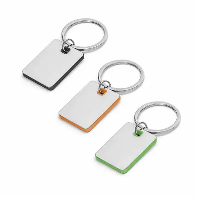 Chaveiro metálico com a lateral em cores diversas