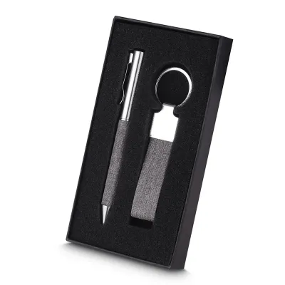Kit caneta e chaveiro, em embalagem