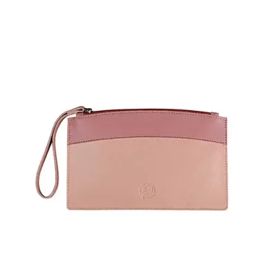 Necessaire em couro com fechamento em zíper 