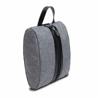 NECESSARIE ORGANIZADORA COM DETALHES EM COURO LEGÍTIMO