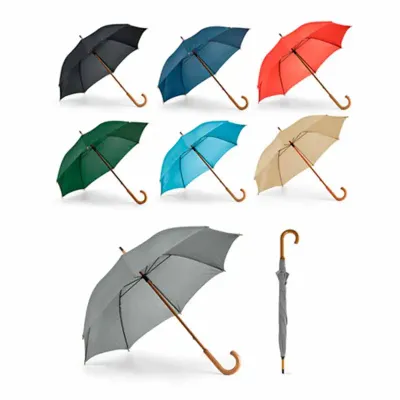 Guarda-chuva em poliéster, com haste e pega em madeira.