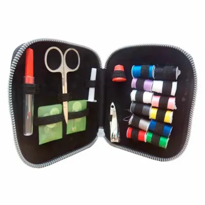Kit de costura com estojo sintético