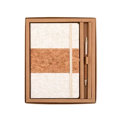 Kit com Caderneta A5 em linho e caneta de cortiça