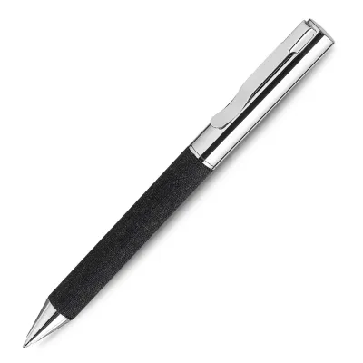 caneta  de metal com escrita azul