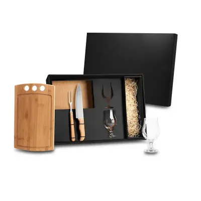 Kit churrasco e cerveja em caixa