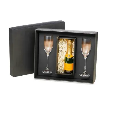 Kit com 2 taças e mini champanhe