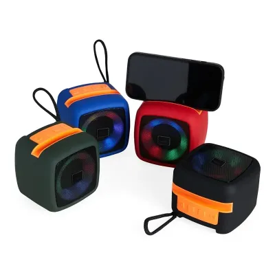 Caixas de som em várias cores