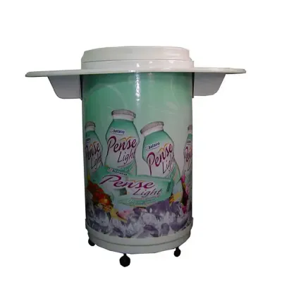 Cooler Balcão Personalizado 75/100 latas c/ rodizios, cuba moldada em poliestileno (PSAI) de alto...