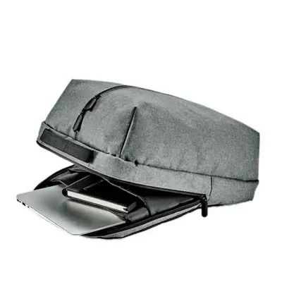 Mochila para notebook com compartimento posterior forrado com diversos bolsos interiores