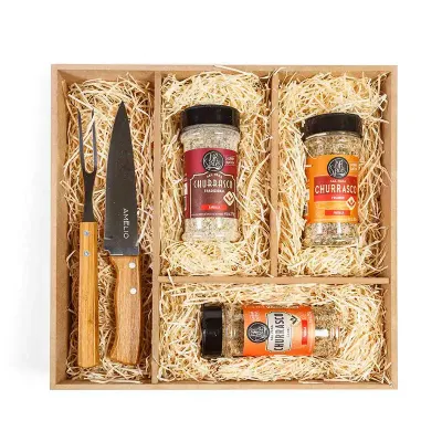 Kit Churrasco completo com avental, temperos, faca e garfo
