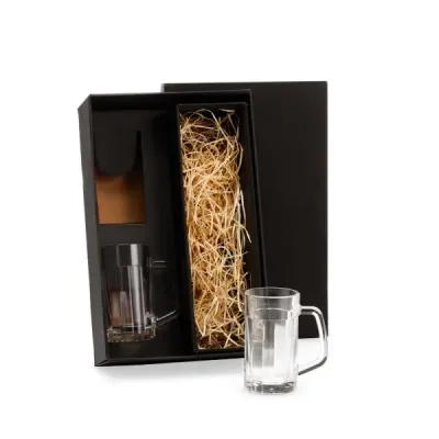 Composto por duas canecas americanas para cerveja/chopp Contém uma Heineken de 600ml Tamanho: Can...