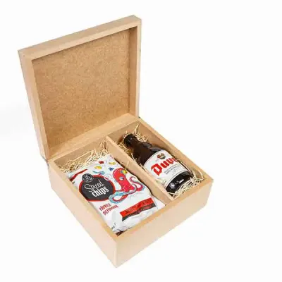 Kit com cervejas, taça personalizada e aperitivo