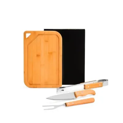 Composto por tábua em Bambu 01 faca 7“, 01 garfo trinchante e 01 pegador em Madeira/Inox Como cor...