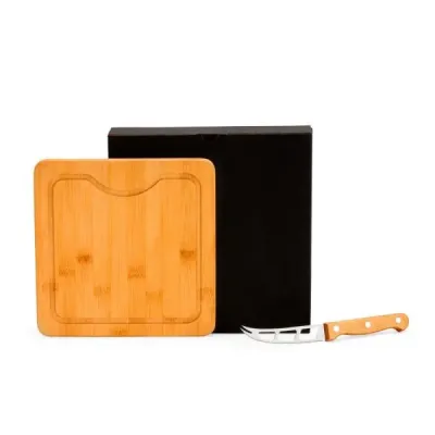 Composto por tábua quadrada em Bambu 01 faca 4“ para queijo com cabo em Madeira/Inox Tábua confec...