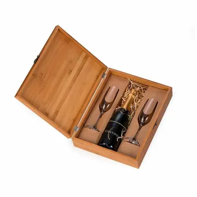 Kit com Espumante 750ml, taças e caixa de Bambu