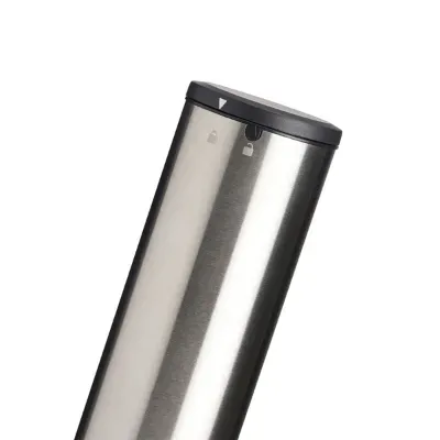 Detalhe do saca-rolhas elétrico