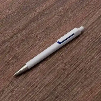 Caneta Plástica com ponteira cromada