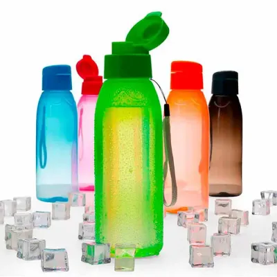 Garrafa plástica 700ml livre de BPA