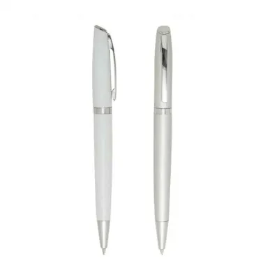 Caneta de metal branca ou prata com detalhes em prata e anel central