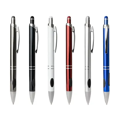 Canetas de metal, em várias cores