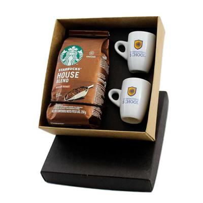 Design Promo - Kit Café Premium em caixa de papel, café Starbucks 250grs, 2 xícaras de porcelana, gravação nas xícaras e na tampa da caixa.