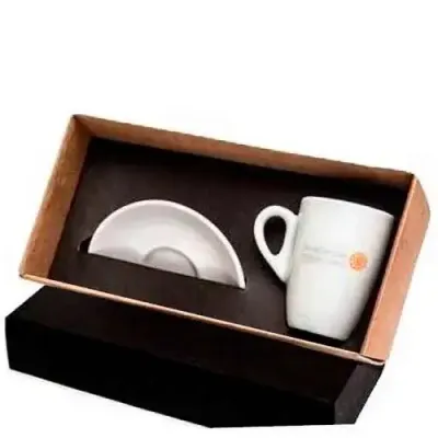 Kit xícara com pires de porcelana em caixa de papel