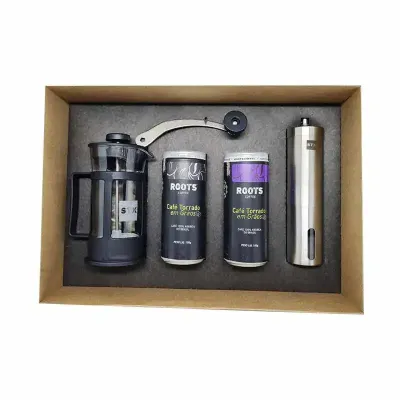 Kit café com lata de café em grãos Santo Grão