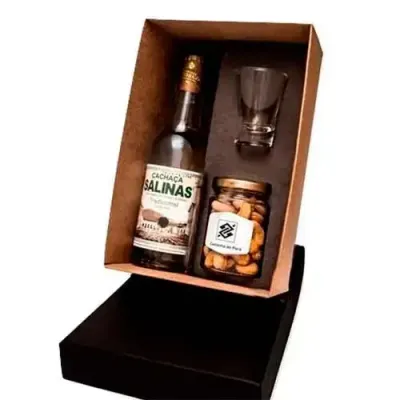 Kit cachaça de 300 ml com copo de dose e pote de amendoim torrado