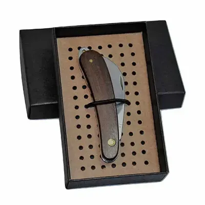 Kit masculino com canivete em caixa de papel kraft