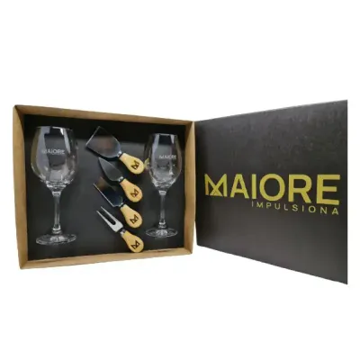 Kit queijo com acessórios e duas taças 2