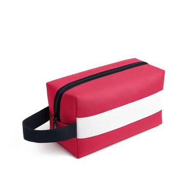 Necessaire vermelha com faixa