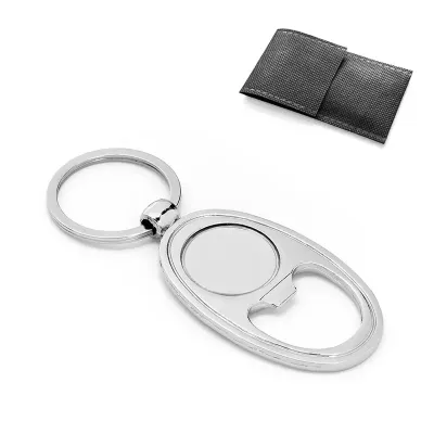 Chaveiro em metal com abridor de garrafas