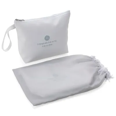 Necessaire branca em sintético acetinado