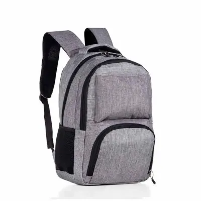 Mochila de Nylon e detalhes neoprene