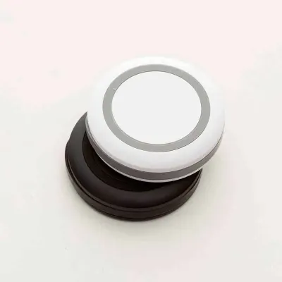 Hub Personalizado na cor branco e preto 