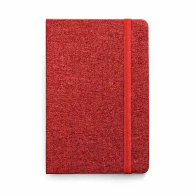 Caderno A5 com capa dura forrada em tecido vermelho