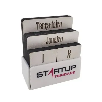 Calendário em MDF branco +  Box MDF adesivado