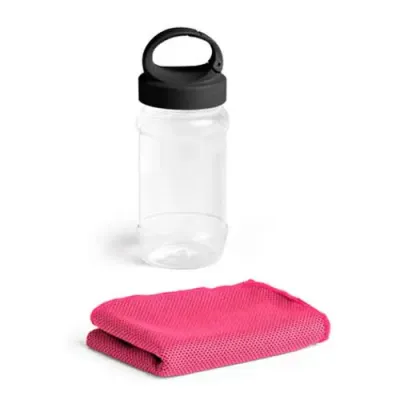 Toalha para esporte rosa refrescante com garrafa transparente