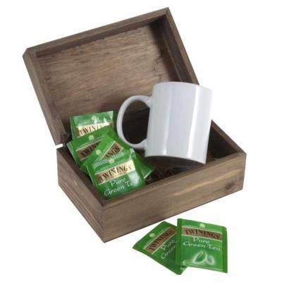 Kit chá com caneca e sachês de chá em caixa de madeira