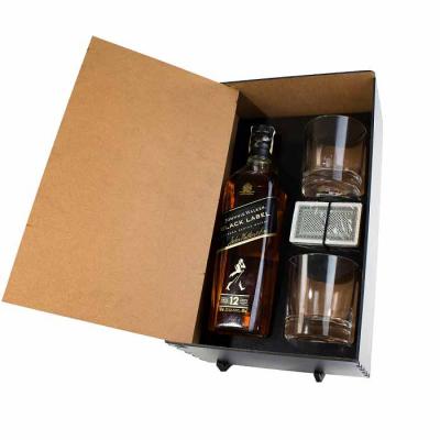 Kit com Whisky e Baralho personalizado