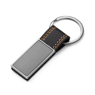 Chaveiro de metal brilhante