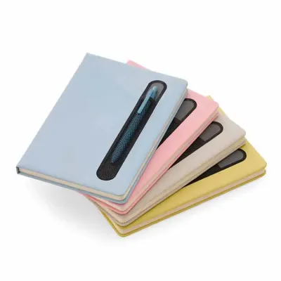 Caderno de anotações em várias cores